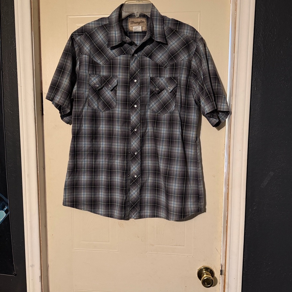 Vintage Wrangler Men's Pearl Snap Button Up